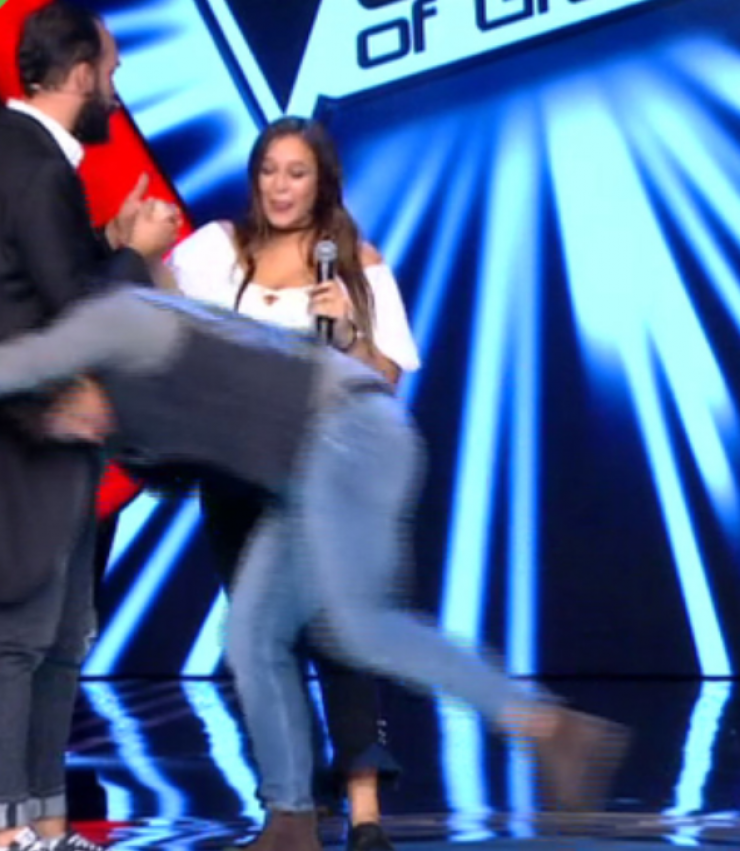 Απίστευτο! Ο Σάκης Ρουβάς έδωσε κουτουλιά στον Πάνο Μουζουράκη στην πρεμιέρα του "The Voice"!