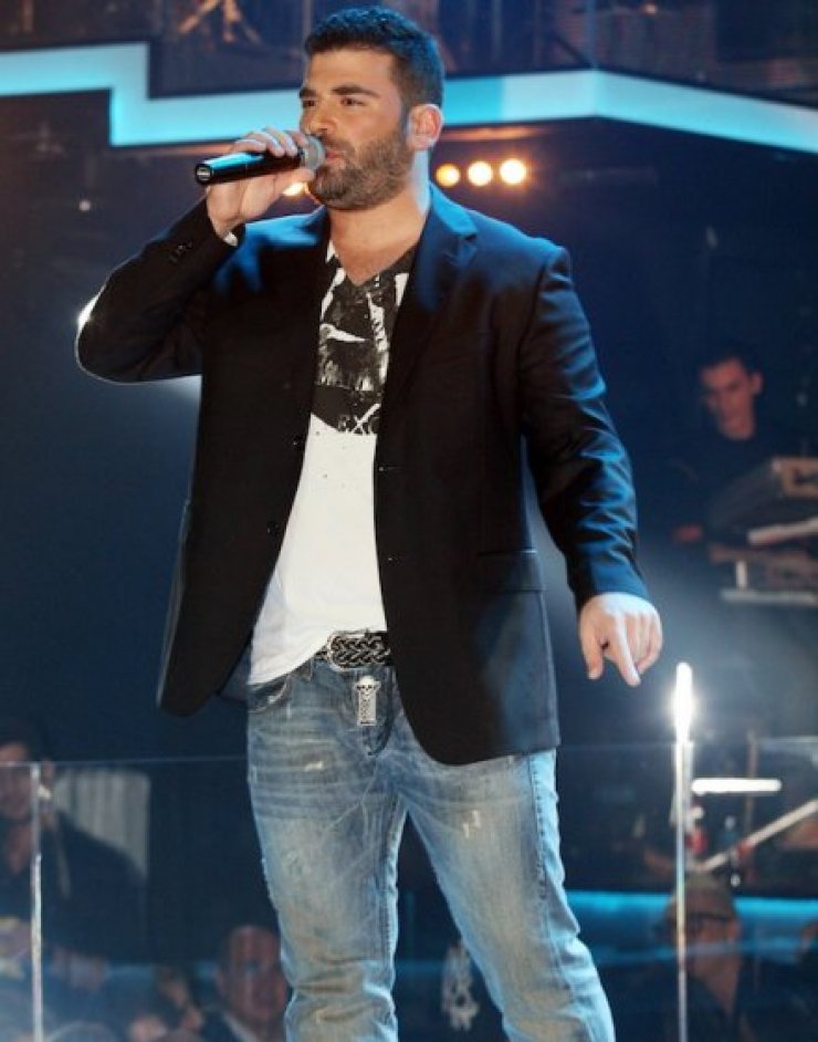 Συγκινητικό: Έσβησαν τα φώτα σε club της Λευκωσίας και τραγουδούσαν όλοι "Λιώμα σε γκρεμό" [βίντεο]