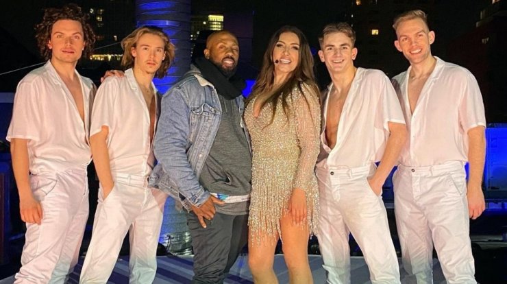 To "bullying" στα social media για τα…"παραπανίσια κιλά" της Έλενας Παπαρίζου στον τελικό της "Eurovision" [βίντεο]