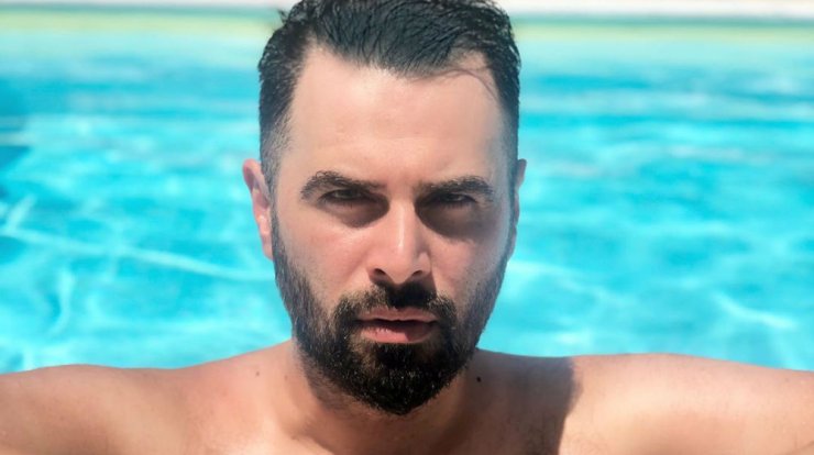 Γιώργος Παπαδόπουλος: Απαθανατίζει τη σύζυγο και τον γιο τους στην παραλία [εικόνα]