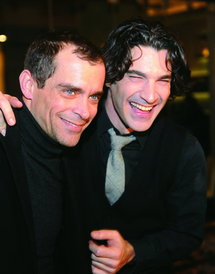 Ηθοποιός ξεσπάει: “Σκηνοθετεί ο ατάλαντος Μαρκουλάκης που έπαιζε στα βλαχοσήριαλ του αρχιατάλαντου Παπακαλιάτη”