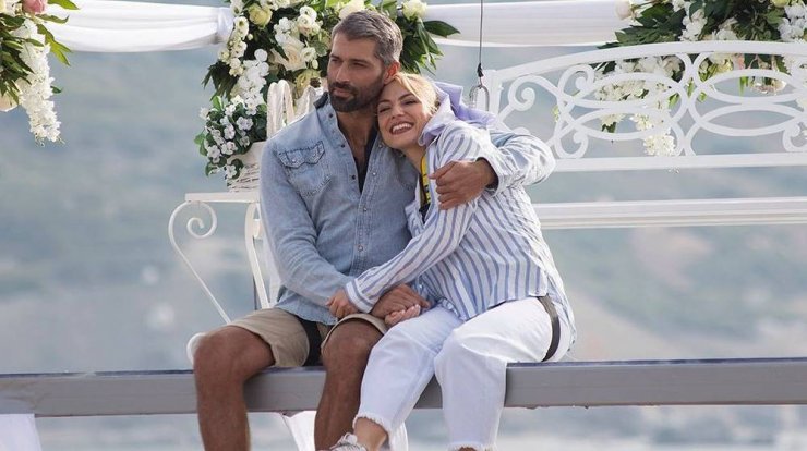 Αλέξης Παππάς: Το πρώτο φιλί με παίκτρια στο "Bachelor" είναι γεγονός! [βίντεο]