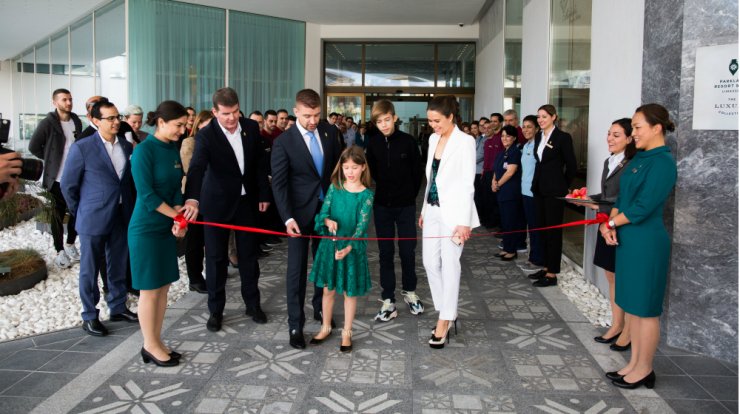 To Parklane, a Luxury Collection Resort & Spa έκοψε κορδέλα εγκαινίων