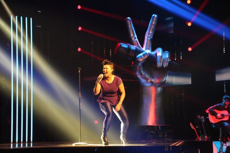 The Voice 2: Ποιος coach άρπαξε επάνω στη σκηνή την Πατρίτσια Άμπραχαμς; 