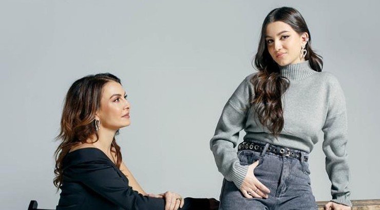 Μαρία Τσιάκκα: Εξομολογείται πως είναι να συνεργάζεται με τους γονείς της, Γιώργο Τσιάκκα και Χριστίνα Παυλίδου