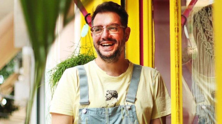 Παύλος Χάππιλος: Μάθετε σε ποια ηλικία έκανε coming out στην οικογένειά του! [βίντεο]