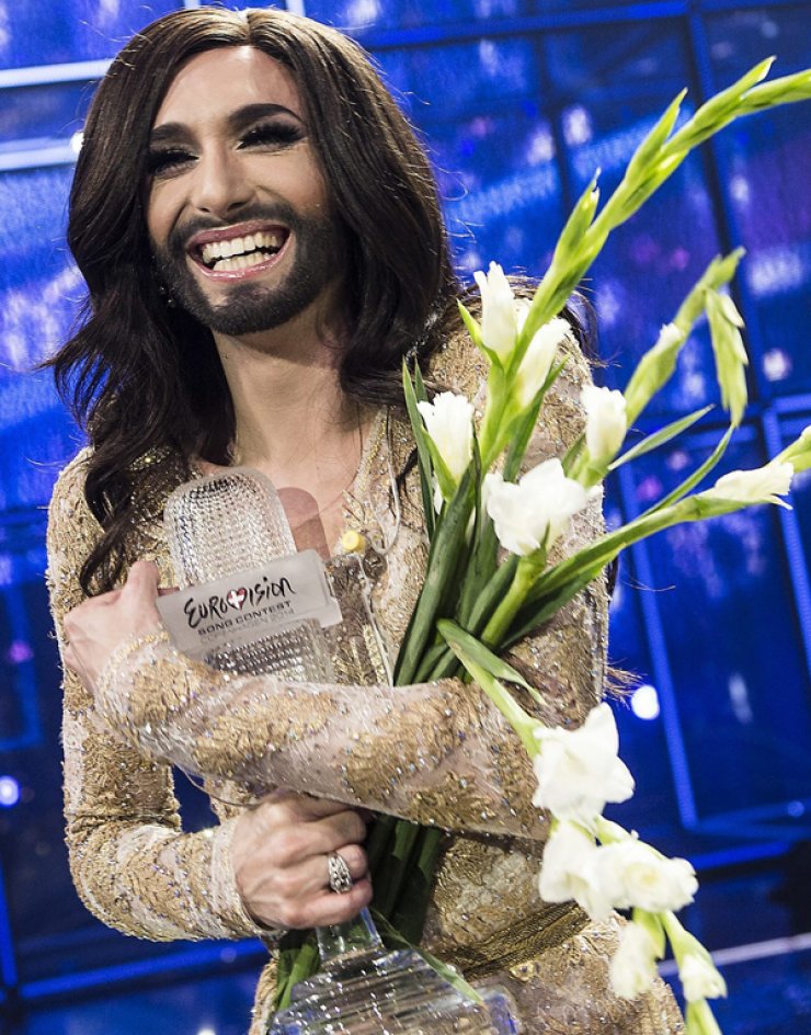 Επιτέλους! Η Conchita ξυρίστηκε και έγινε πιο... γυναικάρα από ποτέ! [εικόνες]