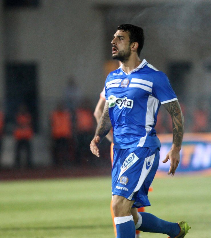 Γιώργος Μερκής: Αγκαλιά με την Άντρεα Κυριάκου στο γήπεδο [εικόνα]