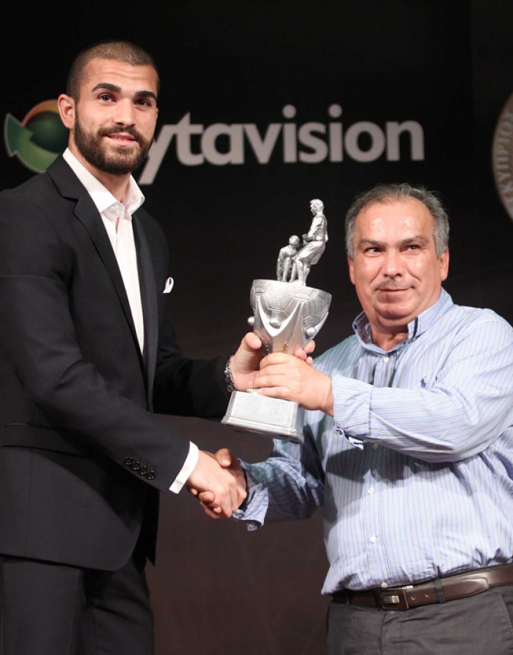 Βαλεντίνος Σιέλης: Δείτε το πιο τρυφερό φωτοκολάζ και τα γλυκόλογα για την επέτειο 8 χρόνων σχέσης με την αγαπημένη του