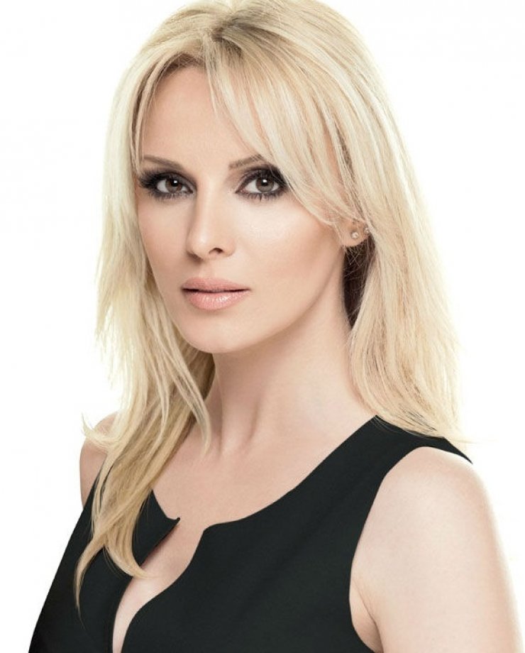 Πέγκυ Ζήνα live στο Makronissos Beach Bar!