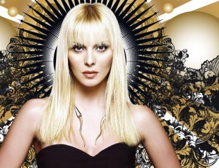 Δύσκολες ώρες μετά το χειρουργείο για την Πέγκυ Ζήνα