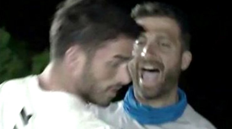 Έξαλλος πανηγυρισμός για τον Κυριάκο Πελεκάνο για τη νίκη του μπροστά στον Τούρκο αντίπαλό του