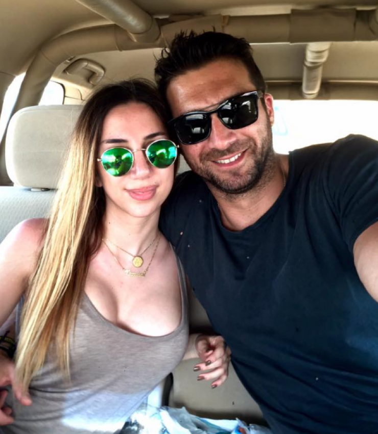 Ο Κυριάκος Πελεκάνος μιλά για την πρόταση γάμου και η Τατιάνα Ησαΐα δείχνει το μονόπετρό της