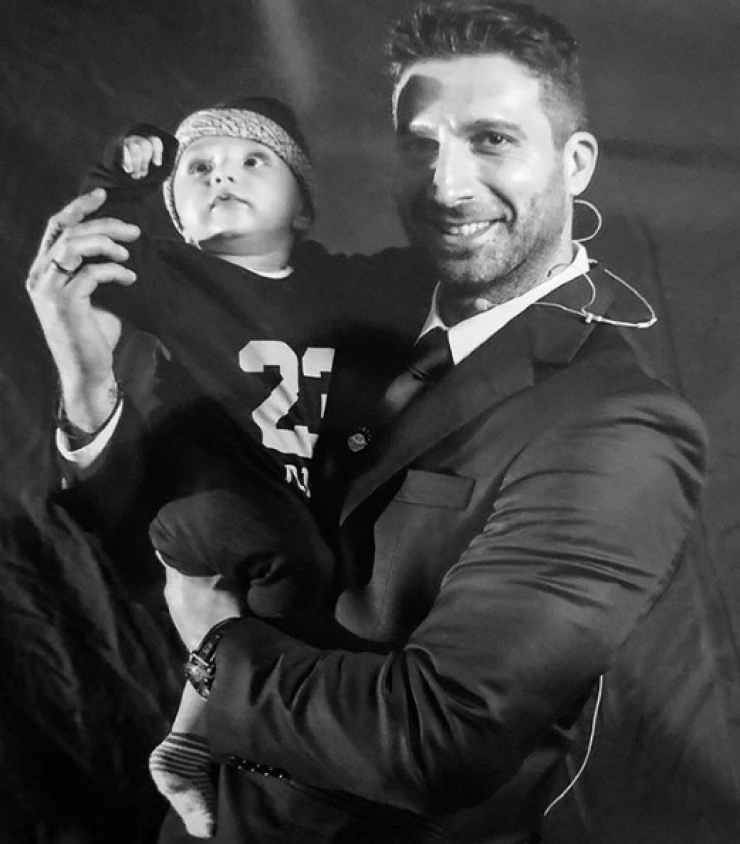 Δεν θα πιστεύετε πόσα παπούτσια έχει ο Κυριάκος Πελεκάνος και ο γιος του!