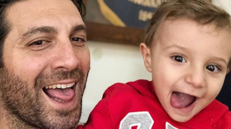 Κυριάκος Πελεκάνος: Ποζάρει με ίδιο hair look με τον γιο του και τους λατρέψαμε! [εικόνες]