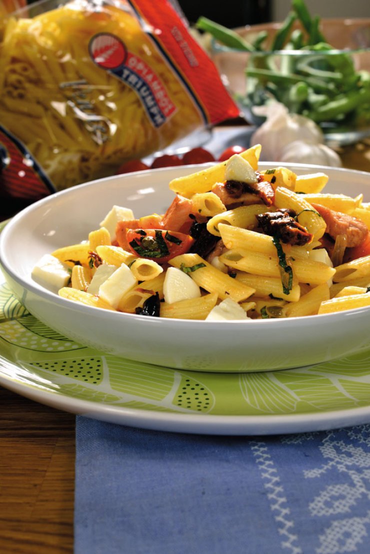 Μεσογειακές πέννες με λούντζα