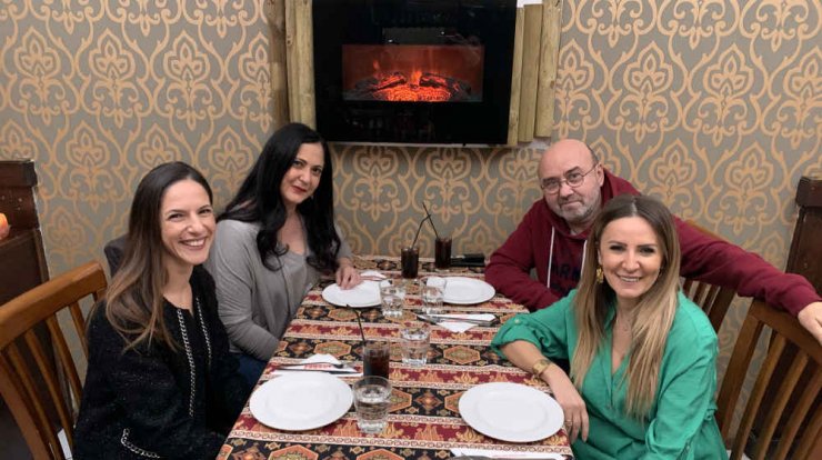 Νάντια Χαραλάμπους: Η σπάνια κοινή τηλεοπτική συνέντευξη με την αδερφή της, Έφη!