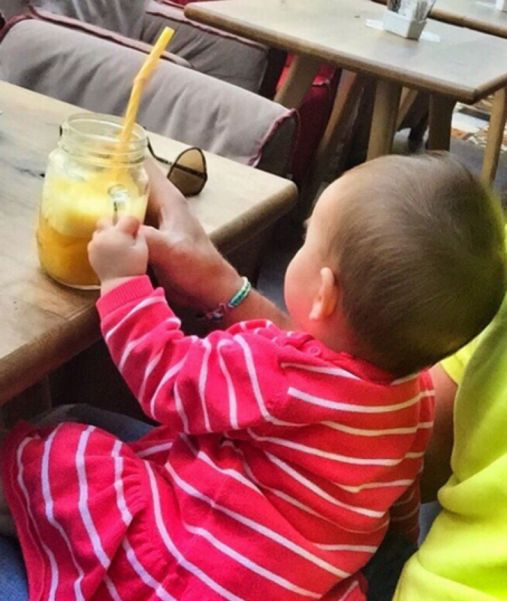 Αυτή είναι η επτά μηνών κορούλα επώνυμου Έλληνα!