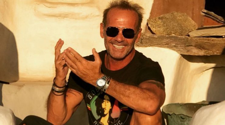 Πέτρος Κωστόπουλος: Είναι ζευγάρι με γνωστή Ελληνίδα τραγουδίστρια [βίντεο]