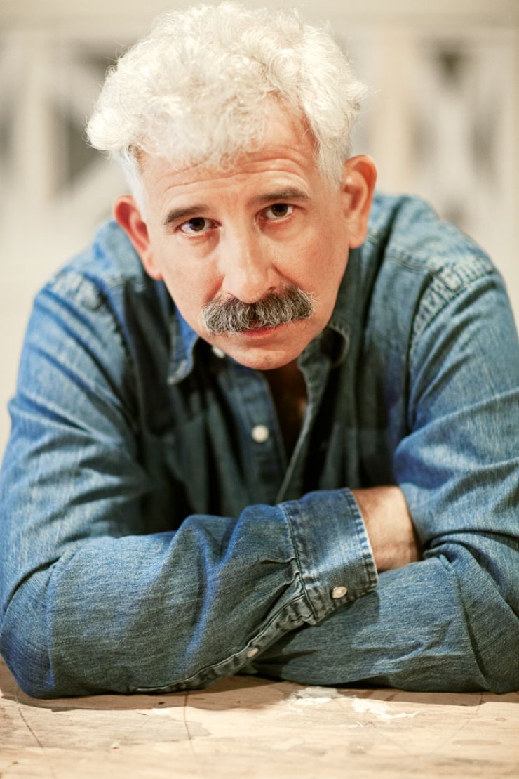 Πέτρος Φιλιππίδης: “Πηγαίνω και καθαρίζω τις τουαλέτες του θεάτρου”