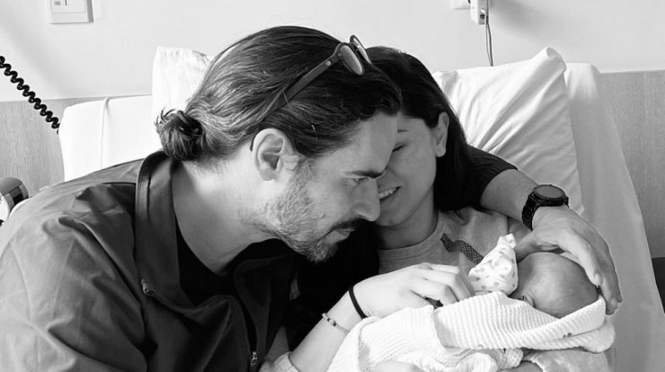 Κλέλια Γιασεμίδου: Η τρυφερή στιγμή που μοιράστηκε να θηλάζει την κόρη της [βίντεο]