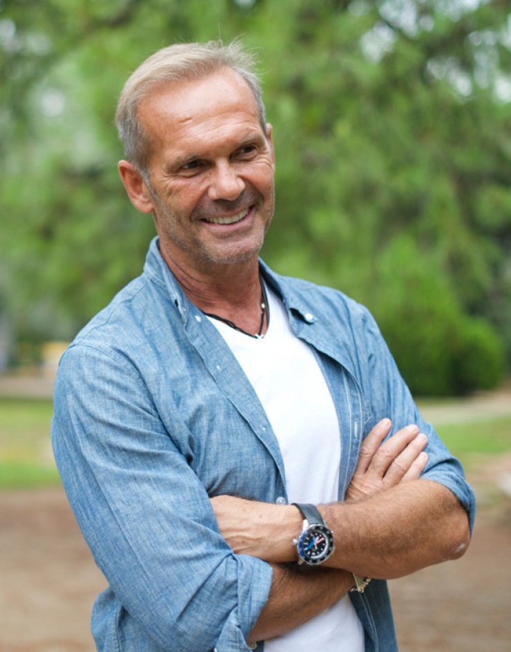 Απίστευτο εκτός ορίων ο Πέτρος Κωστόπουλος μπροστά από την κάμερα