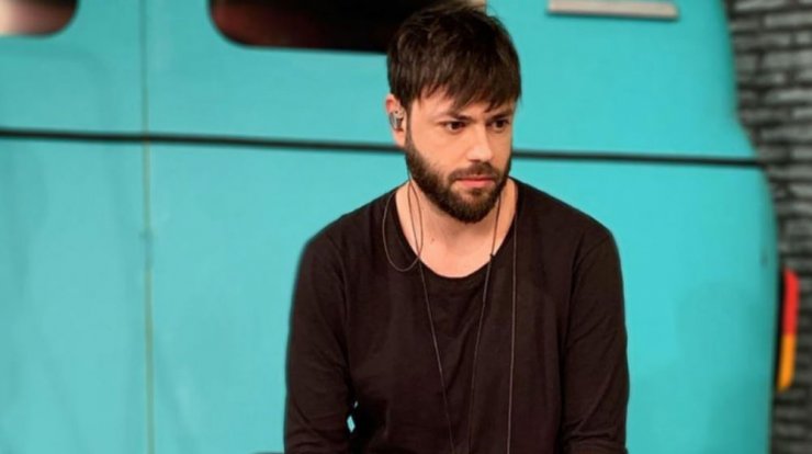 Πέτρος Πυλαρινός: Δείτε τον front man των Alcatrash πριν 16 χρόνια στο "Fame Story" [βίντεο]