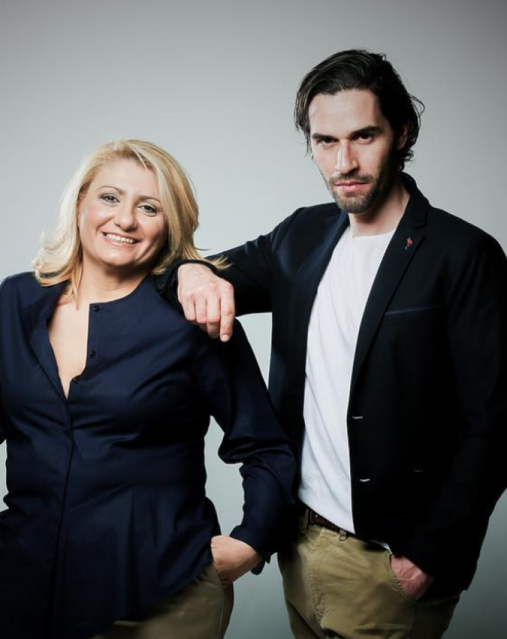 Τρυπώσαμε στο πλατό της νέας εκπομπής του ΣΙΓΜΑ "Θέκλα, μιλάμε ανοιχτά" [βίντεο]