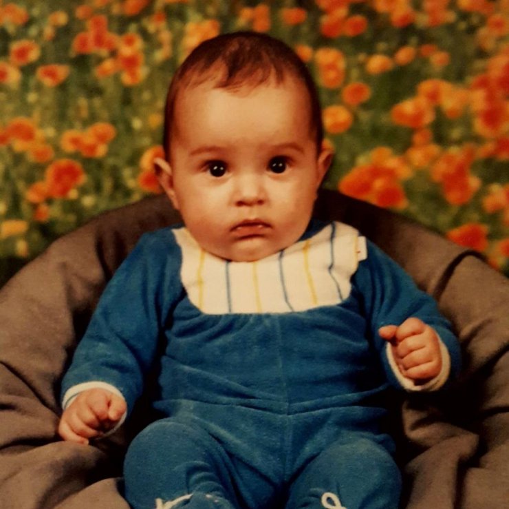 Δεν πάει το μυαλό σας ποιος επώνυμος Κύπριος είναι το αγοράκι στη φωτογραφία!