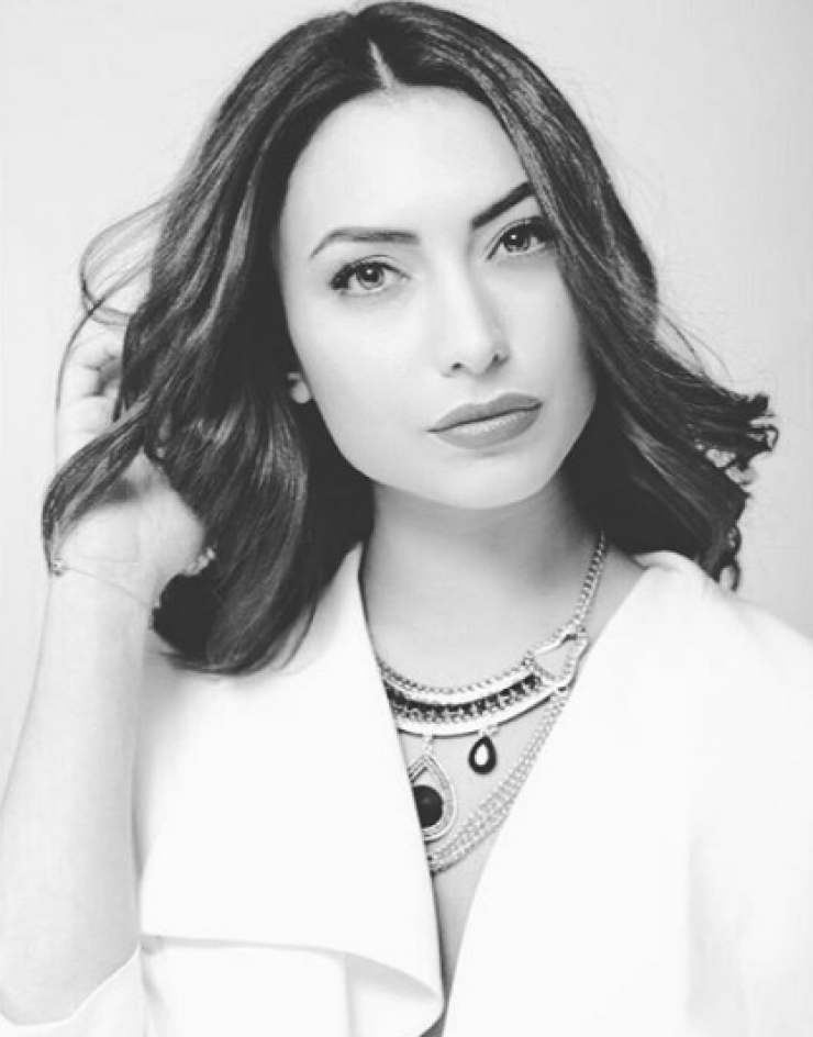 Έλενα Πιερίδου: Η ηθοποιός ντύθηκε νυφούλα! [εικόνες]