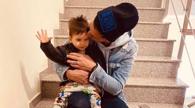 Πιέρος Σωτηρίου: Μοιράστηκε στιγμιότυπο του γιου του και είναι ολόιδιοι! 