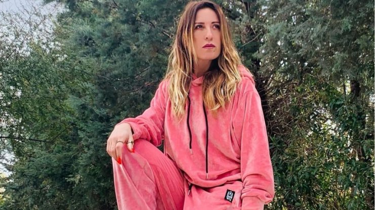 Η Πηγή Δεβετζή αποκαλύπει: "Mε έπιασε από το λαιμό, με κόλλησε στη ντουλάπα" [βίντεο]