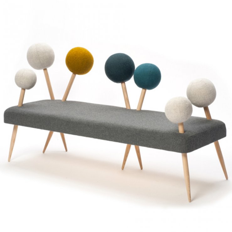 Καναπές με καρφίτσες!