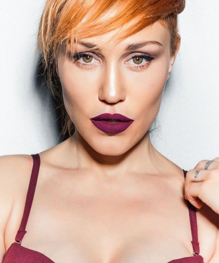 Πηνελόπη Αναστασοπούλου: Ποζάρει με μπικίνι στον 5ο μήνα της εγκυμοσύνης της