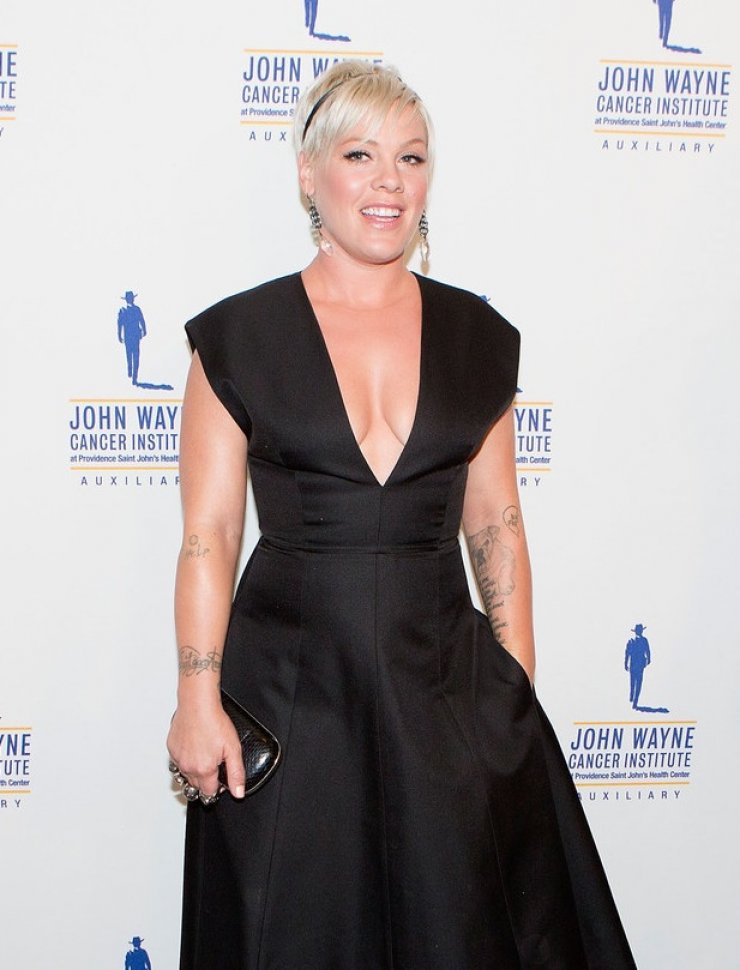 Pink: Η αποστομωτική απάντησή της στα σχόλια για τα κιλά της!