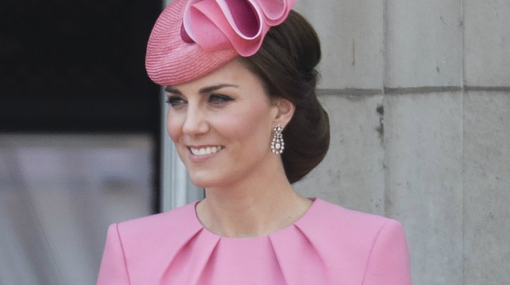 Βρήκαμε το ιδανικό φόρεμα για τις εμφανίσεις σου στους γάμους του καλοκαιριού