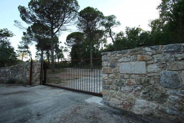 Εδώ παντρεύτηκαν οι Brangelina; [εικόνες]