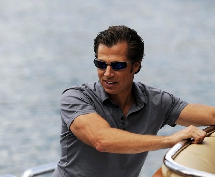 Ο (σέξι) αδελφός του Brad στην Αυστραλία