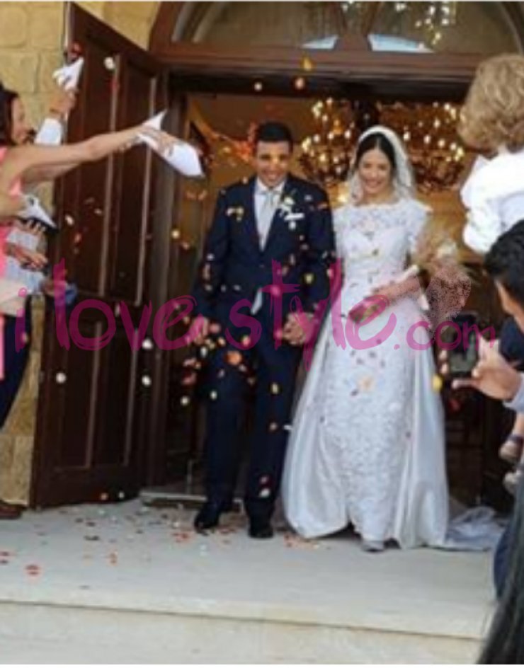 Ο γάμος ζευγαριού της κοσμικής ζωής του νησιού! [εικόνες]