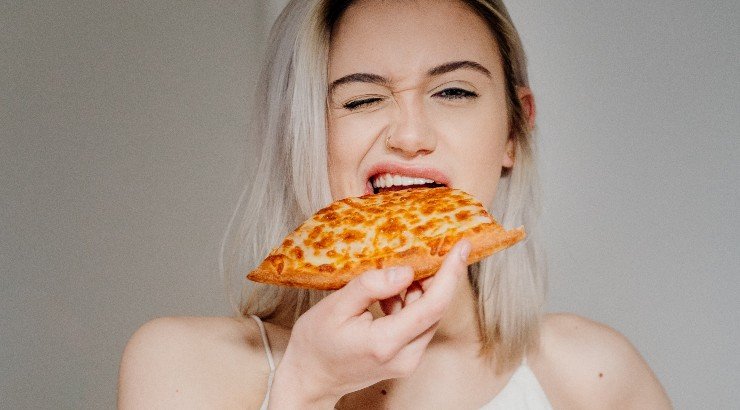 Όλα τα ψέματα που διάβασες στο internet και αφορούν στη διατροφή σου!