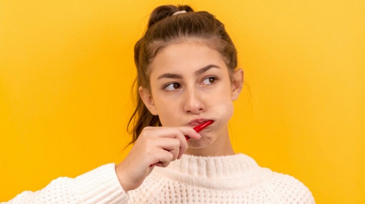 Ο Κύπριος οδοντίατρος που κάνει θραύση στο TikTok σου δείχνει πώς να βουρτσίζεις σωστά τα δόντια σου! [βίντεο]