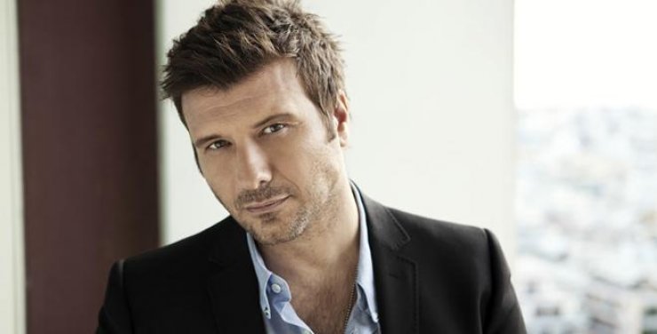 Ο Γιάννης Πλούταρχος στο Pavilion