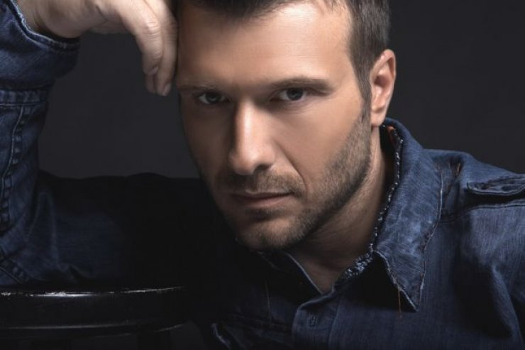 Γιάννης Πλούταρχος: Αγόρασε και έχτιζε μεζονέτες σε...ξένο οικόπεδο