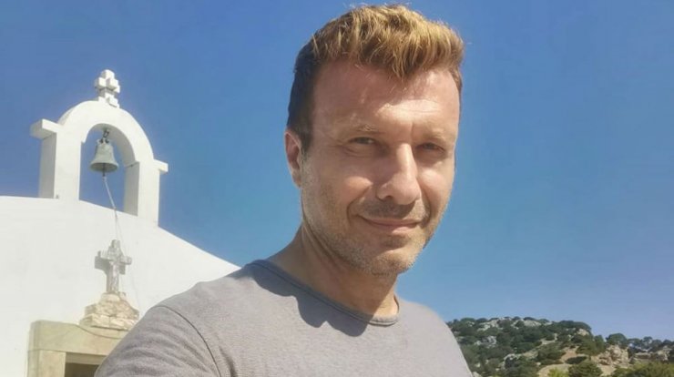 Γιάννης Πλούταρχος: Στην παραλία με τα παιδιά και τη σύζυγό του [εικόνα & βίντεο]