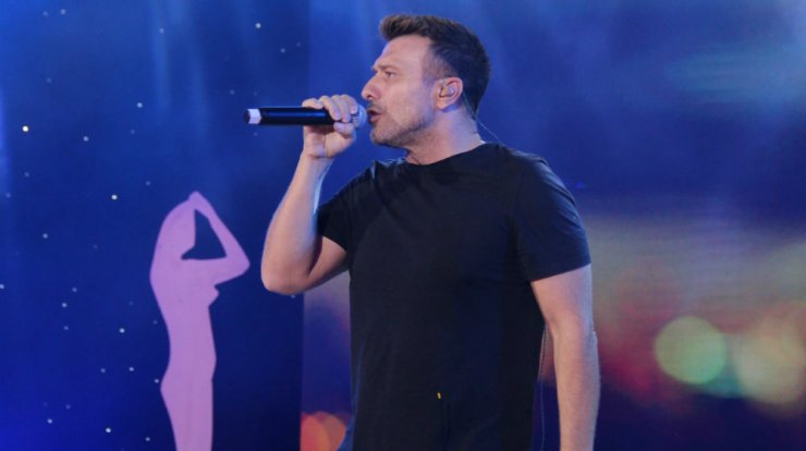 "Τρυπώσαμε" στις πρόβες των βραβείων "Madame Figaro Γυναίκες της Χρονιάς" που παρουσιάζει η Estée Lauder