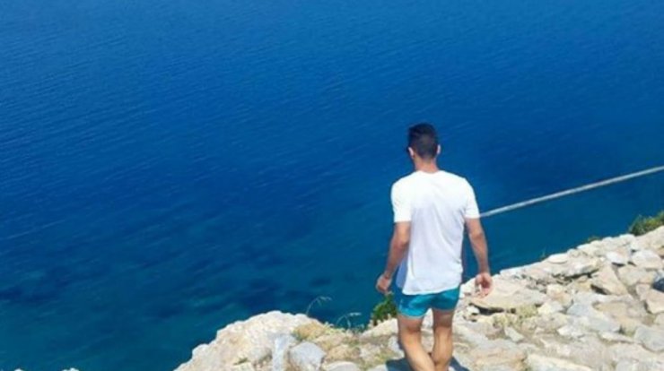 Τα συγκινητικά λόγια Κύπριου διεθνή ποδοσφαιριστή για την αδερφή του που δεν μπόρεσε να βρίσκεται στον γάμο της!