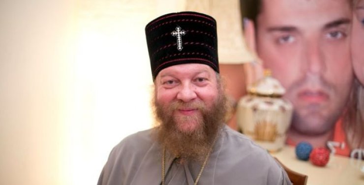 Ελλάδα: Σοκάρει το βίντεο του παπά από το «Κάτι Ψήνεται»