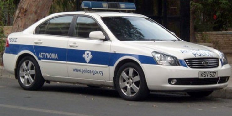 Ρουμάνα πήγε παραλία με τσαντάκι που είχε πέραν των €3,500 