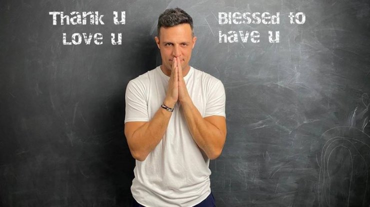 Ο Σάββας μας συστήνει σύσσωμη την οικογένεια Πούμπουρα! [βίντεο]