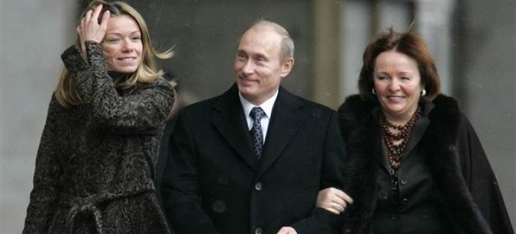 H μυστηριώδης οικογένεια Πούτιν